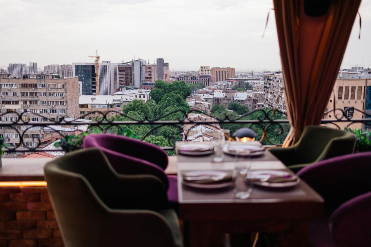 Paris Hotel Yerevan Exterior photo