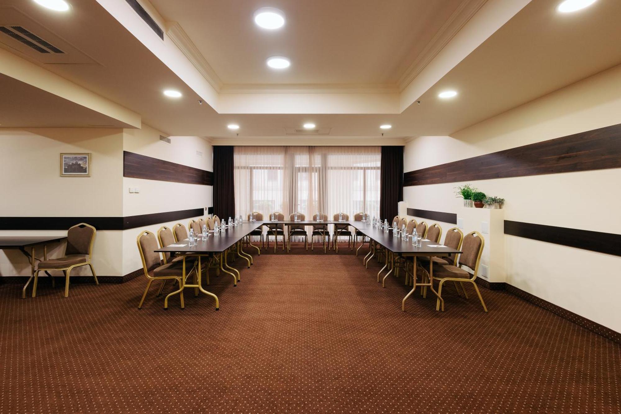 Paris Hotel Yerevan Exterior photo
