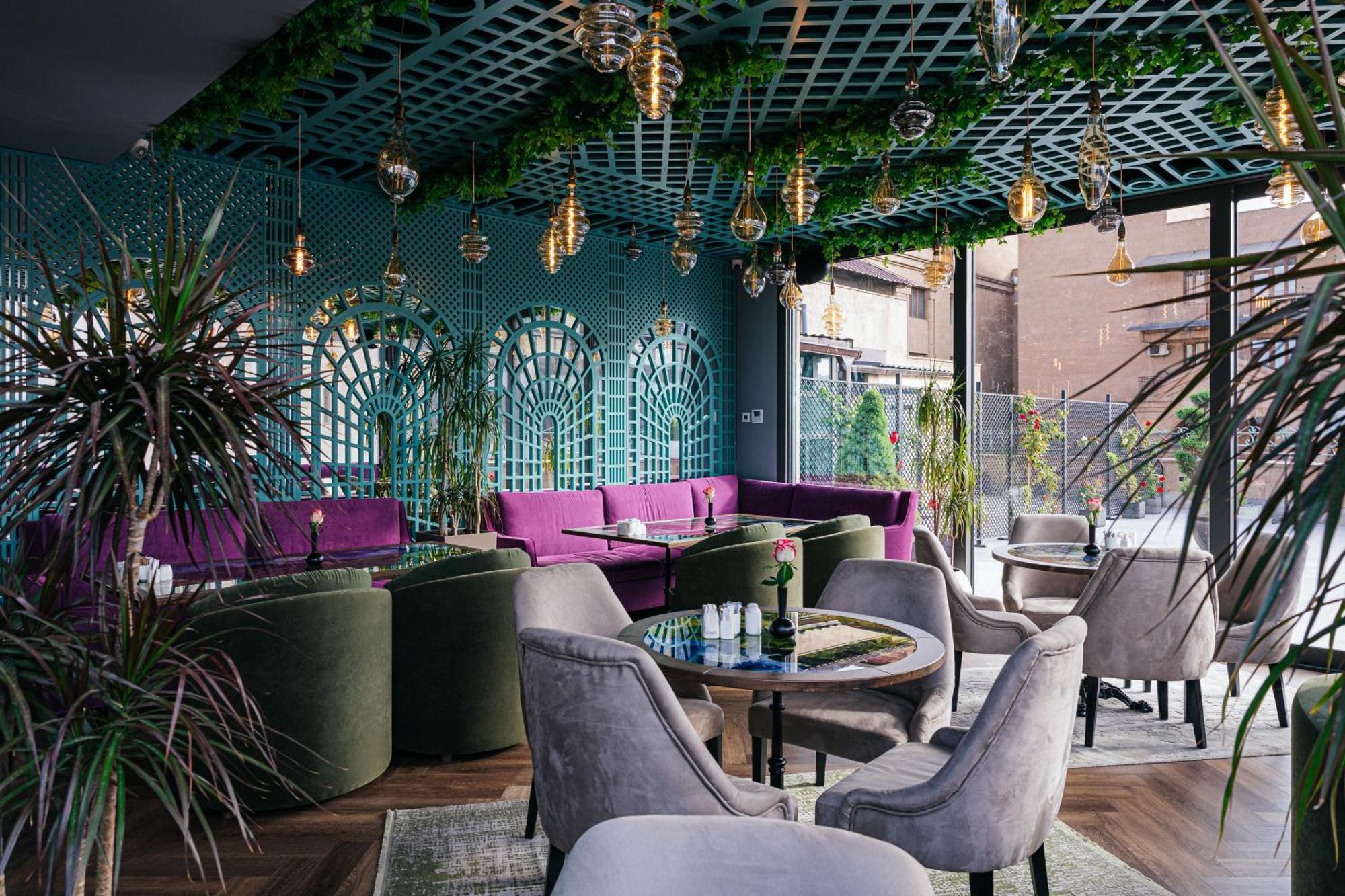 Paris Hotel Yerevan Exterior photo